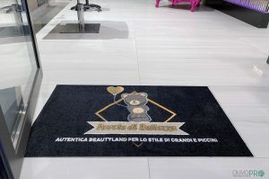 Zerbino-con-logo-salone-di-bellezza-Milano-favole-di-bellezza