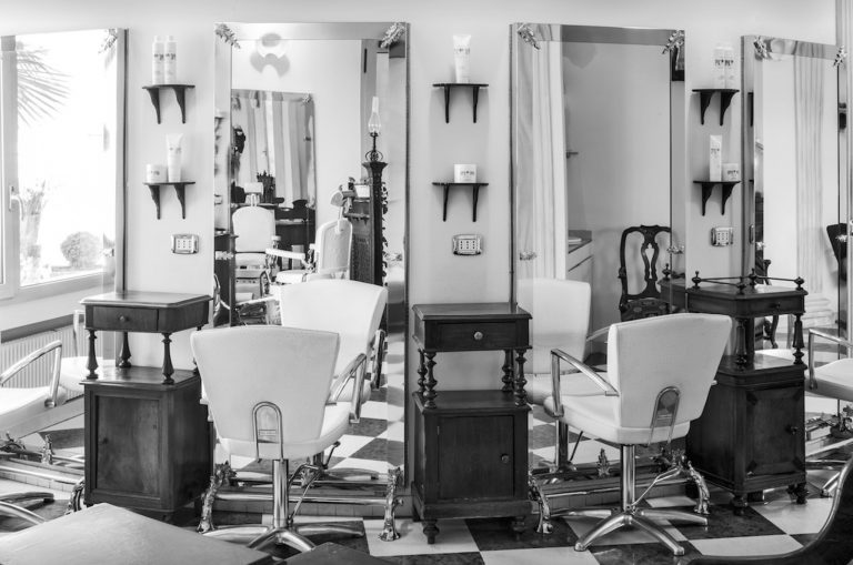 Tappeto personalizzato con logo negozio parrucchiere