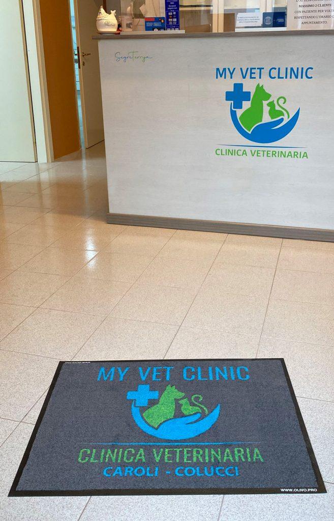 Tappeto personalizzato con logo per clinica veterinaria My Vet Clinic