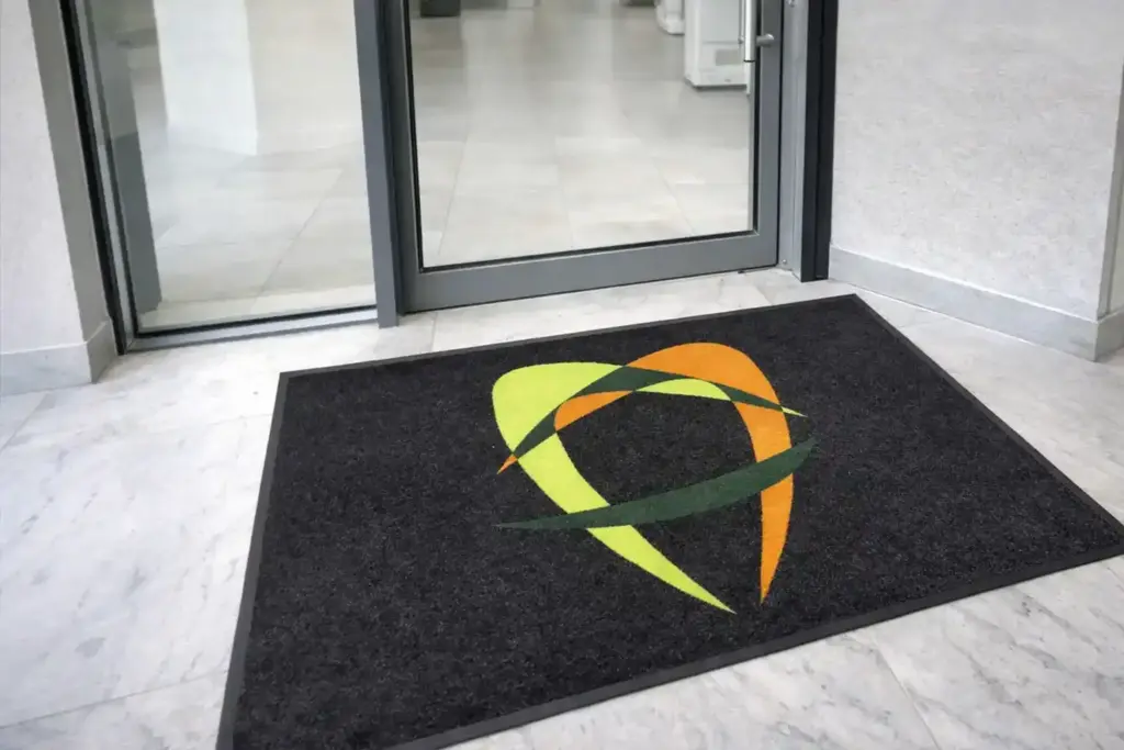 tappeto-personalizzato-con-logo